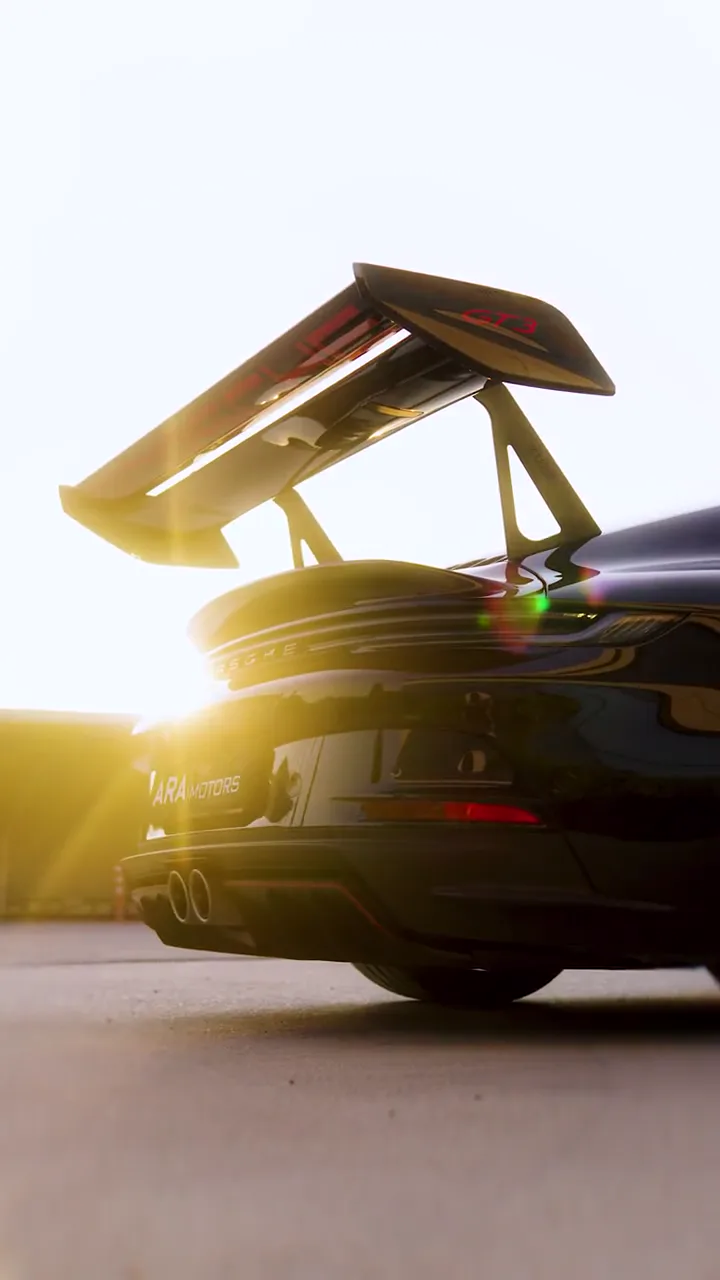 Ara Motors Porsche 911 GT3 Reels videosundan kare